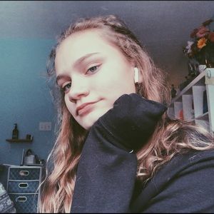 Meet your Posher, Abby